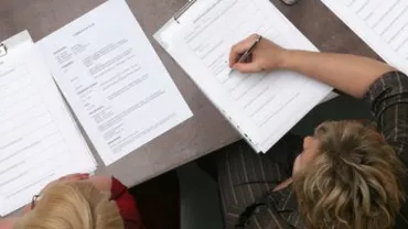 Constanţa: Consilieri de la Finanţe Publice, reţinuţi după ce ar fi luat mită 31.300 de lei