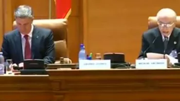 Văcăroiu l-a prezentat pe Zgonea drept Valer Dorneanu. Zgonea: „Bine că nu i-a spus Iliescu lui Băsescu” (VIDEO)