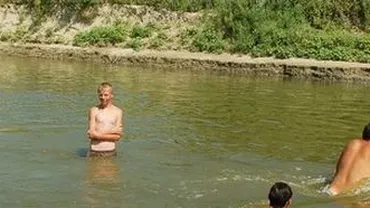 Un copil de 12 ani a murit înecat în râul Bârlad, unde se afla la scăldat alături de mai mulți copii din sat