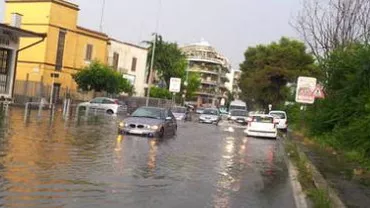 Roma: O furtună puternică a afectat zona Forumurilor Imperiale și Colosseumul