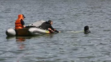 Două persoane au fost luate de ape pe Jiu: Martorii se amuzau pe mal (VIDEO)