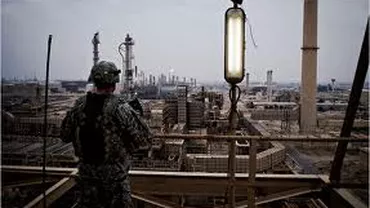 Combatanţi jihadişti au luat cu asalt principala rafinărie de petrol din Irak