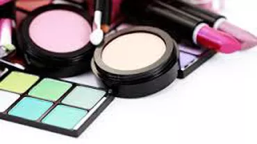 Pericolul din produsele cosmetice: De la alergii şi dermatite, până la boli incurabile