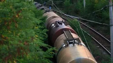 Donețk: 14 vagoane ale unui tren care transporta substanțe chimice au deraiat în urma unei explozii