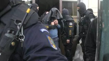 Traficanți de minore, reținuți de DIICOT: Tinerele erau exploatate sexual într-un salon de masaj erotic