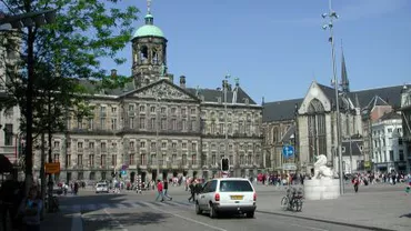 Piața centrală din Amsterdam, Dam Square, a fost evacuată după o alertă cu bombă