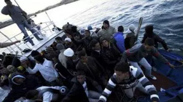 Aproximativ 30 de cadavre au fost descoperite pe un vapor cu imigranţi în Canalul Siciliei