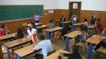 Ministerul Educației: 80 de candidaţi, eliminaţi din bacalaureat la proba obligatorie a profilului