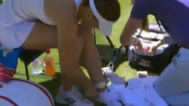 Simona Halep s-a accidentat în timpul semifinalei de la Wimbledon: Partida, reluată după câteva minute