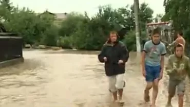 Hidrologii au emis cod galben de inundaţii pe râuri din 30 de județe