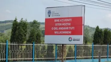 Primăria Cluj-Napoca, obligată să amplaseze plăcuțe bilingve în limbile română și maghiară la intrările în oraș