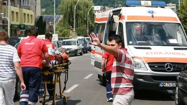 București: O mamă și un copil au fost loviți de o ambulanță pe o trecere de pietoni din Sectorul 6