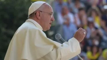 Papa îndeamnă la pace în Ucraina și se roagă pentru victimele zborului MH17