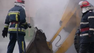 Suceava: Bărbat cu arsuri grave pe corp, după ce gospodăria sa a fost cuprinsă de un incendiu provocat de un trăsnet