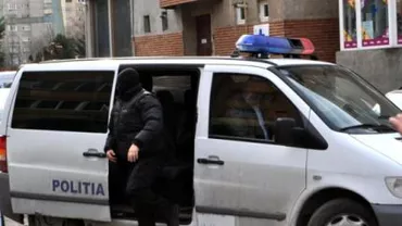 Prodecanul Facultăţii de Finanţe-Bănci din ASE Bucureşti a fost arestat preventiv