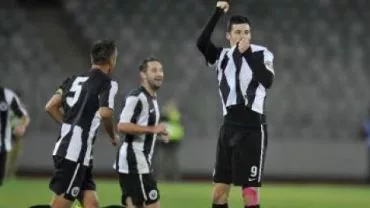 Universitatea Cluj și CSMS Iași s-au calificat în sferturile Cupei Ligii, după ce au învins Petrolul, respectiv CFR Cluj