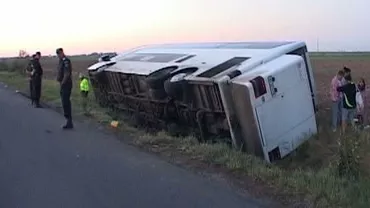 Sibiu: Cel puţin şase răniţi după ce un autocar cu 20 de persoane s-a răsturnat pe DN 1