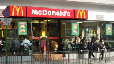 Hong Kong: McDonald's scoate de la vânzare mai multe produse cu pui după suspiciuni că au fost achiziționate cărnuri expirate
