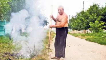Ciochina, satul din Ialomița, în care oamenii se recunosc după porecle: Baboi, Căţelu sau Pârlitu', printre apelativele consătenilor