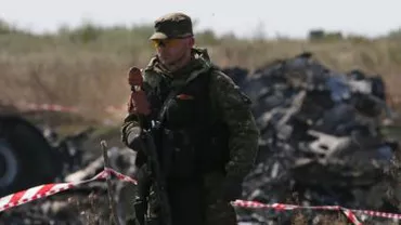 Ucraina: Tituri de artilerie, trase în apropiere de locul prăbușirii zborului MH17