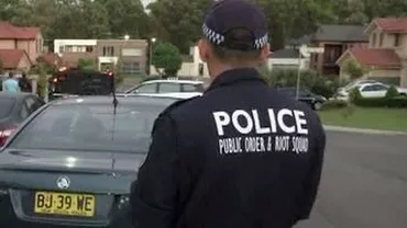 Poliţişti olandezi şi australieni se află în drum către locul prăbuşirii zborului MH17