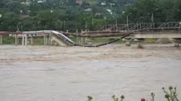 Hidrologii au instituit cod portocaliu de inundații în judeţele Caraş-Severin, Timiş, Prahova şi Dâmboviţa