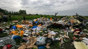 Căutarea resturilor umane la locul prăbuşirii avionului malaysian a fost suspendată
