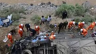 Accident cumplit în Tibet: 44 de persoane au murit, iar altele 11 au fost rănite, după ce autocarul în care se aflau s-a răstunat într-o râpă