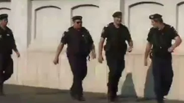 Jandarmeria, neputincioasă în fața plimbării Antenei 3 de la Palatul Cotroceni (VIDEO)