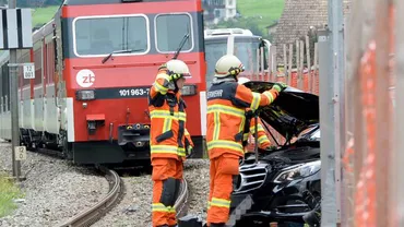 Coliziune între un tren şi o camionetă în Elveţia, soldată cu trei morţi şi cinci răniţi