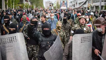 Locuitorii din Doneţk şi Lugansk, îndemnaţi să părăsească oraşele din cauza unui posibil asalt