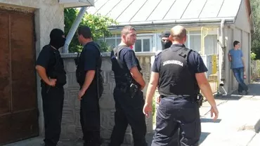 Percheziții în Timiș, la persoane suspectate de furturi din ferme şi de tâlhării