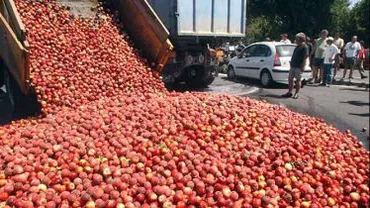 Aproximativ 200 de agricultori francezi au blocat un post de la frontiera cu Spania pentru a denunța un ”dumping economic”
