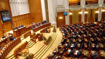 Sesiunea extraordinară a Parlamentului pe tema reducerii CAS ar putea fi convocată în ultima săptămână a vacanței parlamentare