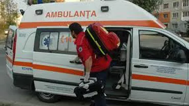Vaslui: Doi băieți au ajuns la spital după ce s-au răsturnat cu o mașină pe care o furaseră