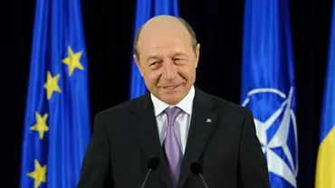 Traian Băsescu, de Sfânta Maria și Ziua Marinei: „La mulţi ani şi bun cart înainte!”