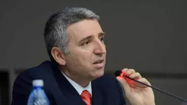 Mihai Răzvan Ungureanu și Gheorghe Ialomițianu cer demisia șefului INS după gafa privind recesiunea