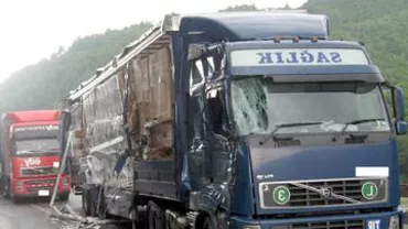 Accident cu trei TIR-uri în Timiș: Un șofer a murit carbonizat, iar un altui a fost rănit