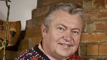 Pitești: Cântărețul Gheorghe Turda a leșinat pe scenă în timpul unor repetiții pentru un spectacol