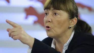 Monica Macovei, protest la sediul Avocatului Poporului privind migrația aleșilor locali