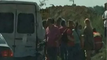 Constanța: Cinci răniți, după ce un microbuz a fost lovit de o betonieră