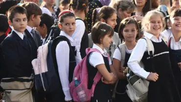 Elevii, fără manuale la început de an școlar: Cărțile nu au fost editate la timp