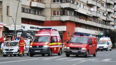 O femeie cu probleme psihice s-a aruncat de la etajul opt al unui bloc din Capitală