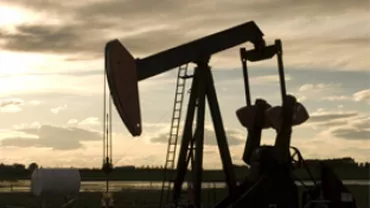 Economia Rusiei riscă să intre în recesiune din cauza prețului redus al petrolului