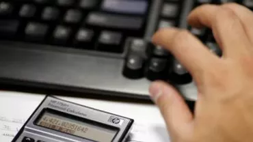 București: Un tânăr a fost reținut pentru evaziune din comerț online cu pantofi sport și lenjerii de pat