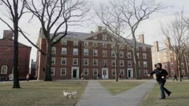 Sute de studenți de la Harvard au primit amenințări cu moartea într-un email