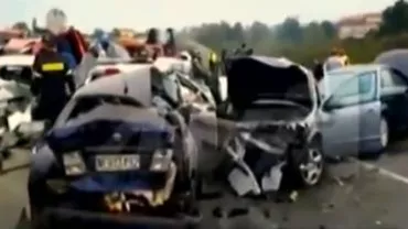Patru morți și cel puțin 24 de răniți, într-un accident în care au fost implicate 40 mașini, în Grecia: Accidentul, produs de un român (VIDEO)