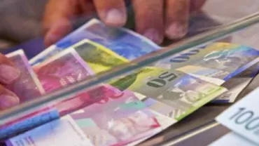 Clienții cu credite în franci elvețieni au datorii de circa 3 miliarde