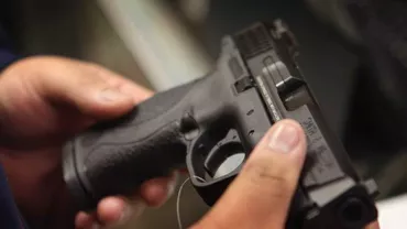 Baia Mare: Un agent de pază a murit după ce a fost împuşcat accidental de un coleg