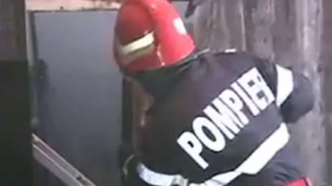 Bătrână de 90 de ani, moartă într-un incendiu, după ce locuinţa i-a luat foc de la o veioză